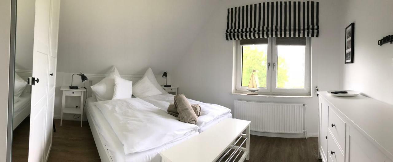Appartements unter Reet Tumlauer Koog Buitenkant foto